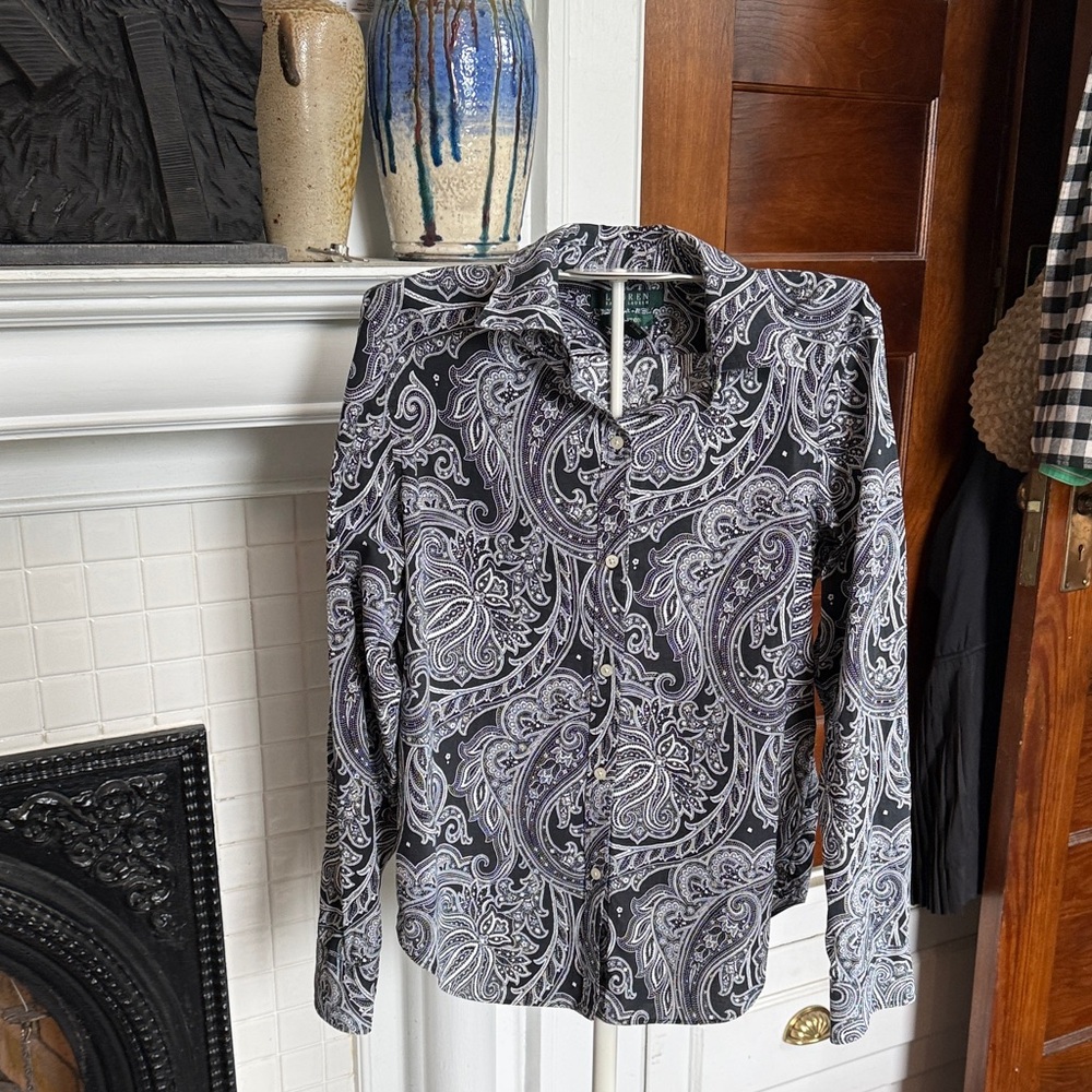 Black & White Paisley Non iron Button-Up Shirt- worn‎ about 2-3x